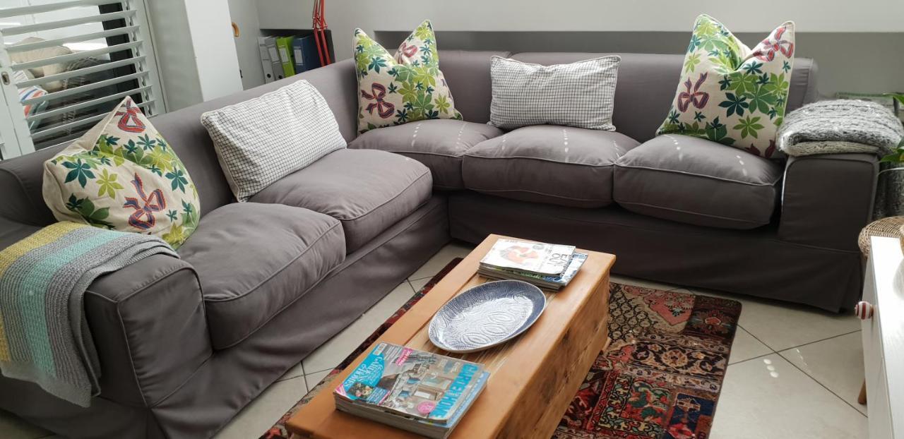 Modern, Centrally Located Dorp Street Apartment Stellenbosch Bagian luar foto